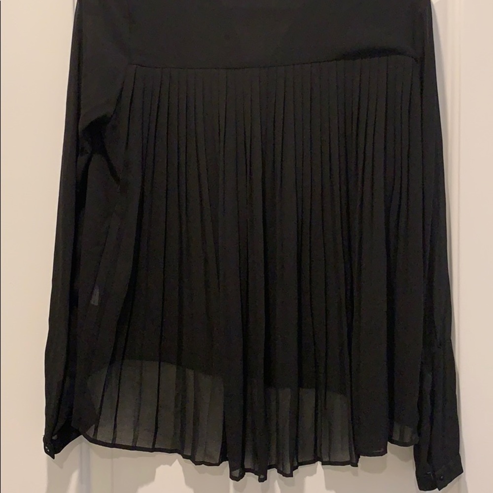 Top - Picture 2 of 2